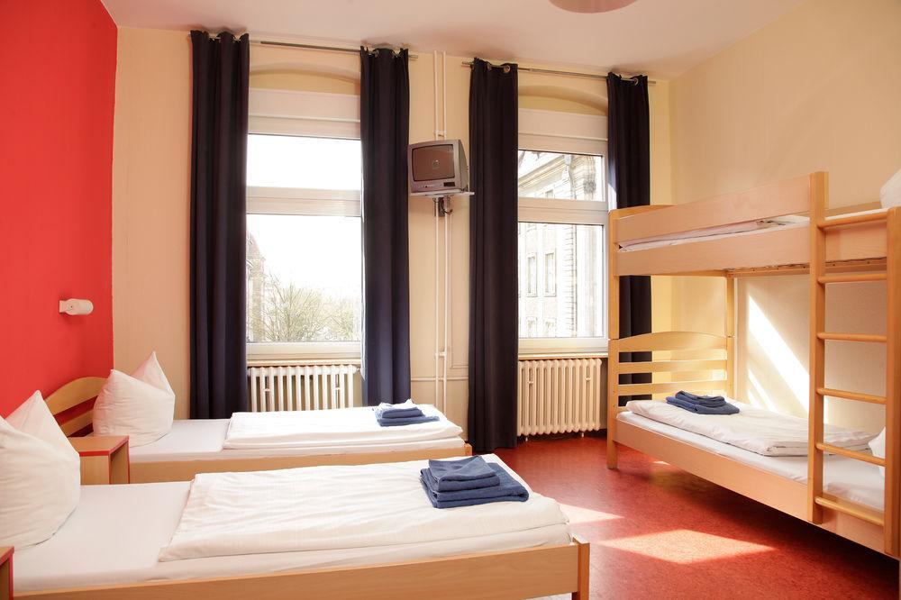 Acama Hotel & Hostel Schoeneberg Berlin Exterior photo